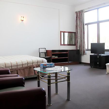 Hotel Windsor Yangon Exterior photo