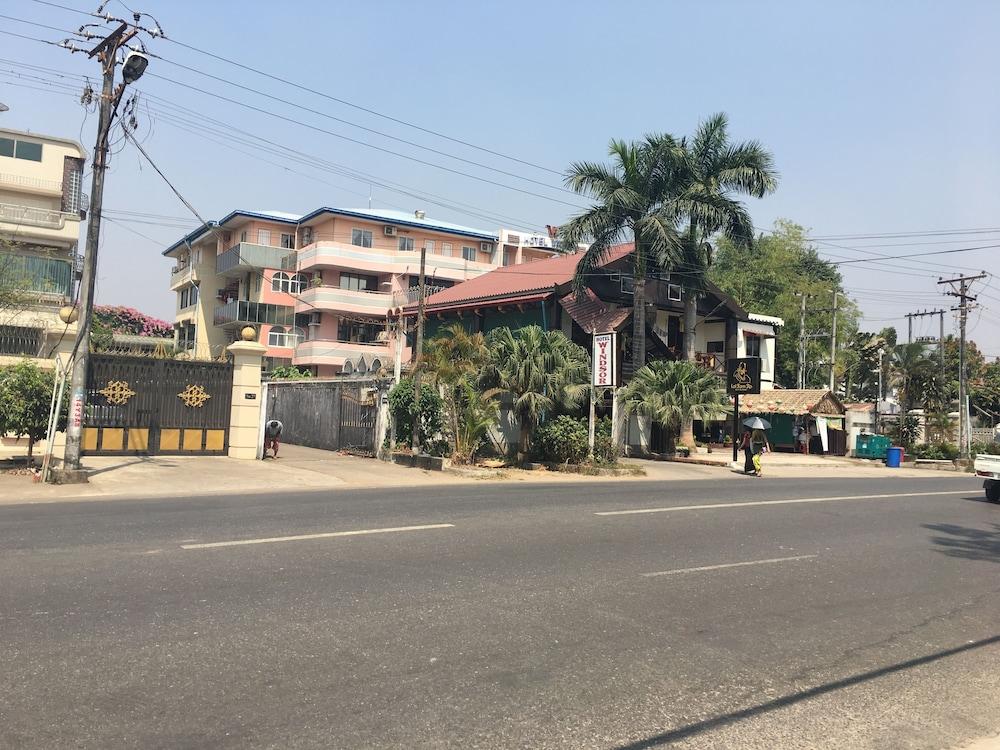Hotel Windsor Yangon Exterior photo