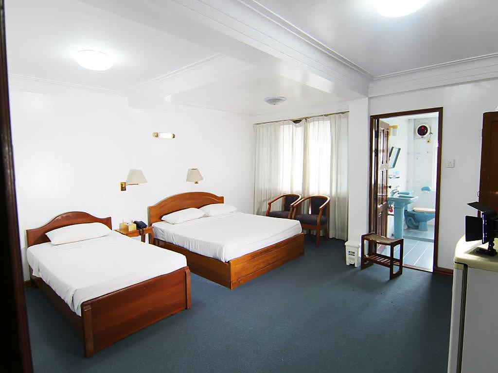 Hotel Windsor Yangon Exterior photo