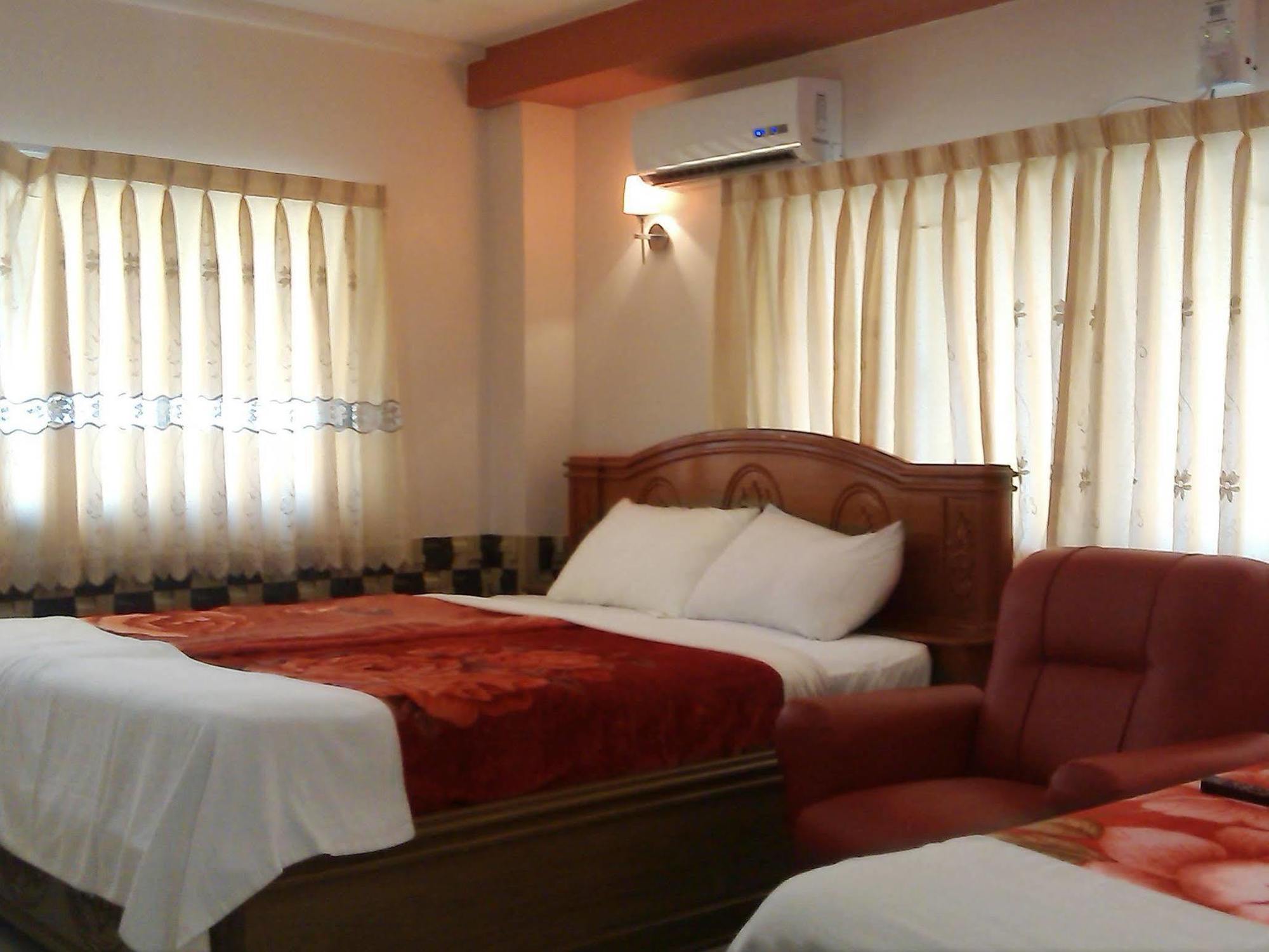 Hotel Windsor Yangon Exterior photo