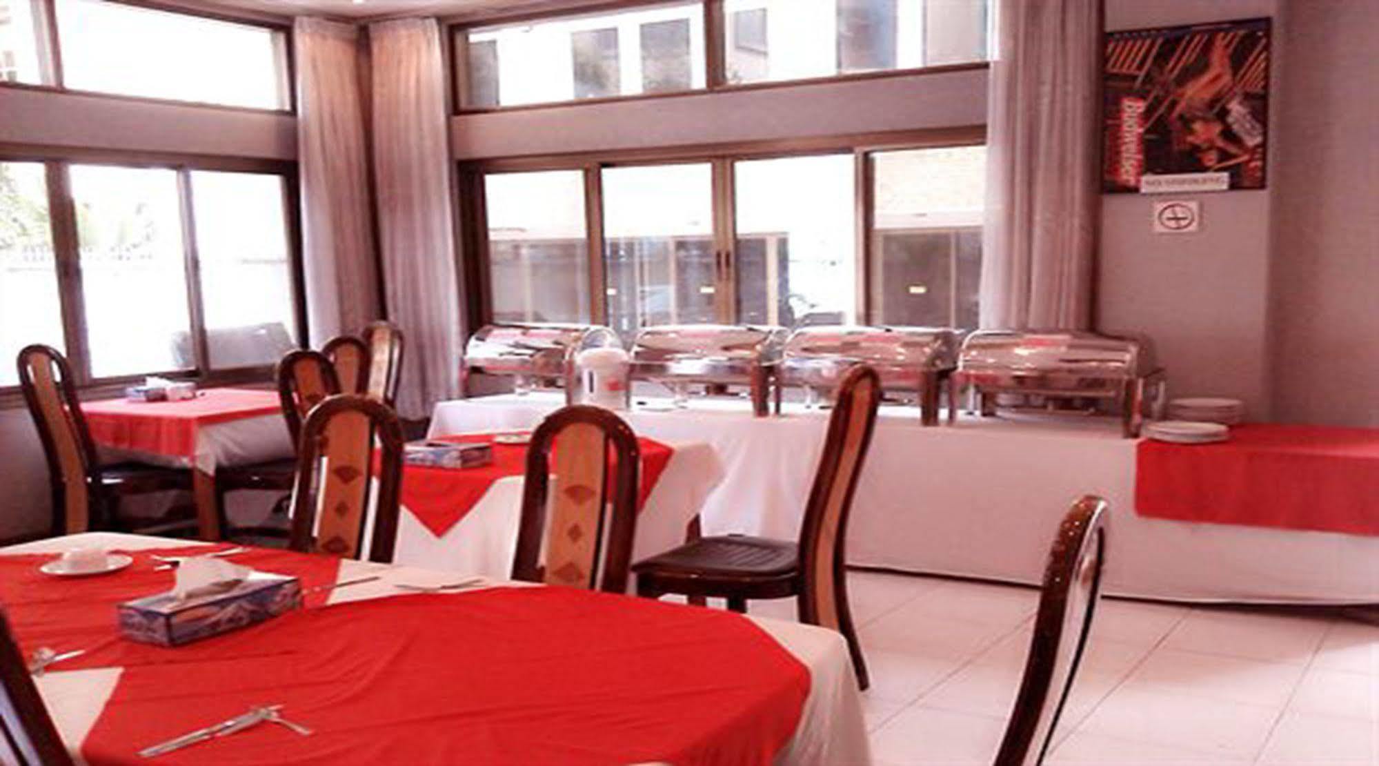 Hotel Windsor Yangon Exterior photo